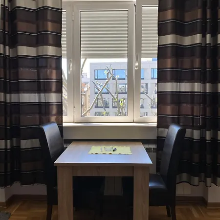 Skadarlija Square شقة